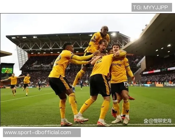 曼联社交媒体发布海报预热客场对阵副班长狼队的激战