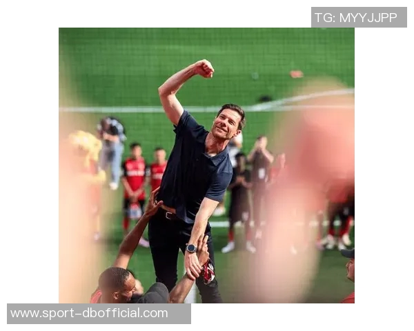 阿隆索感受到全体球员支持与团结共同面对挑战