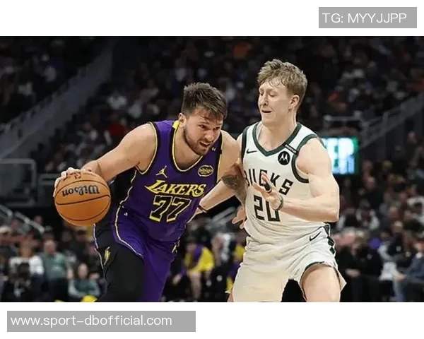 东契奇与父亲同坐过山车搞笑P图展现男人永葆少年心态的乐趣