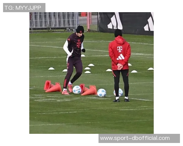 斯坦尼西奇训练中与塔争抢球后左膝受伤紧急离场引发关注