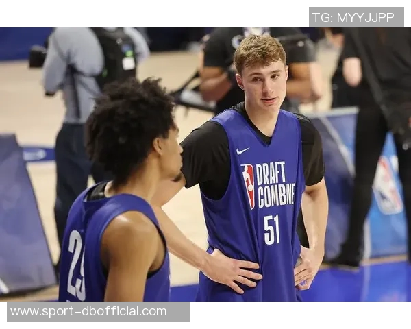 弗拉格全能表现助力球队哈珀状态低迷小理查德森火力全开 弗拉格全能表现助力球队哈珀状态低迷小理查德森火力全开